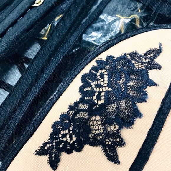 AGENT PROVOCATEUR Demelza Corset BNWT SZ 1 32A 32B - Picture 3 of 8